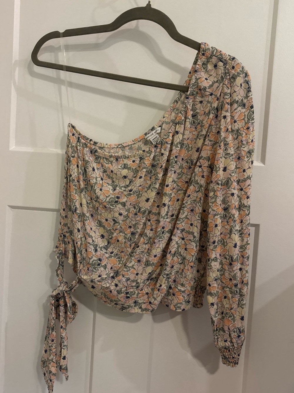 American Eagle Y2K Floral Off Shoulder Long Sleeve Top